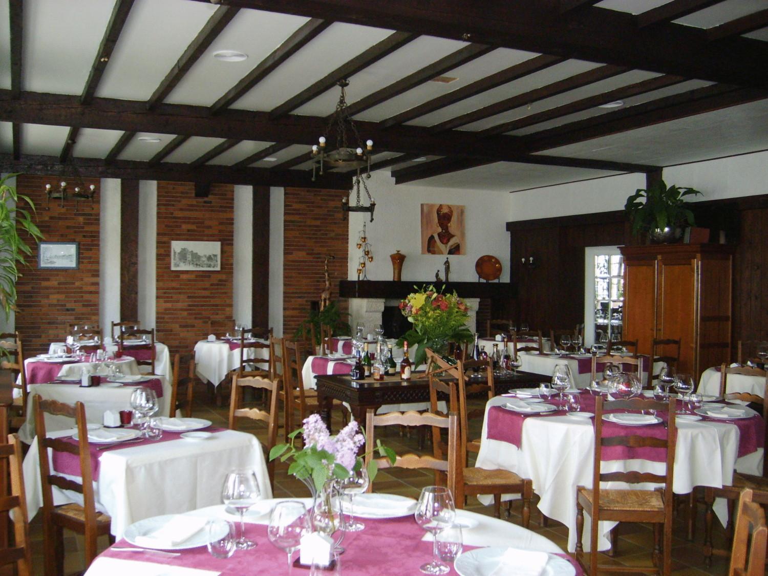 Hotel du Commerce Chez Stéphane Roumazières Esterno foto